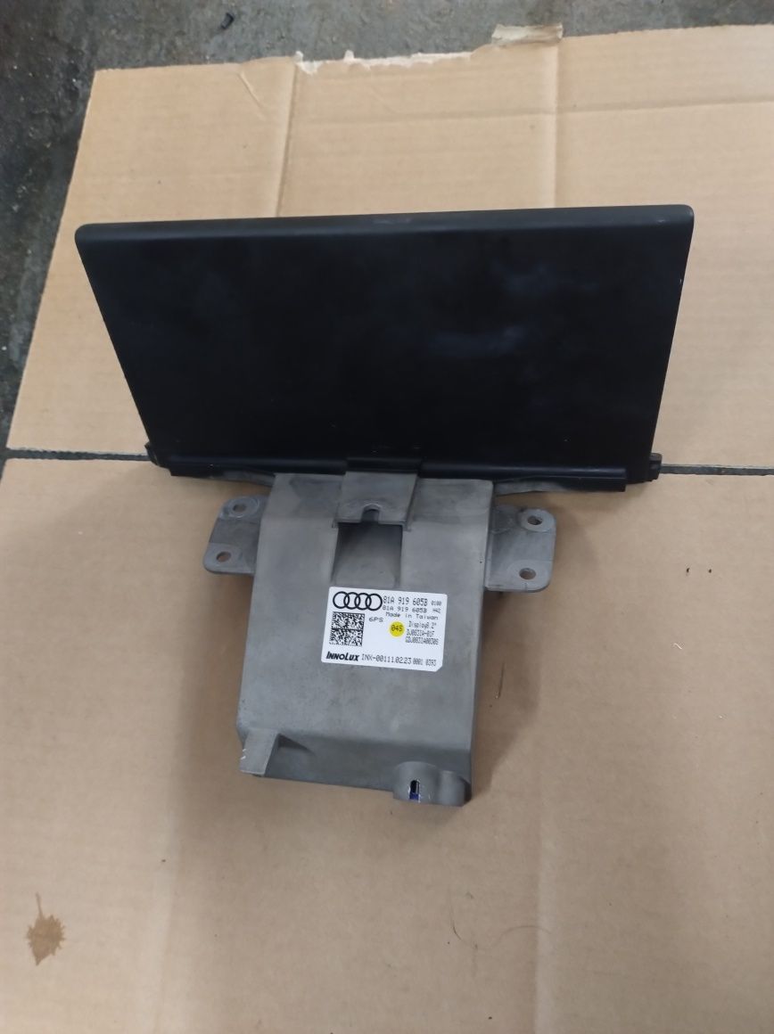 Wyświetlacz monitor ekran Audi Q2 Lift