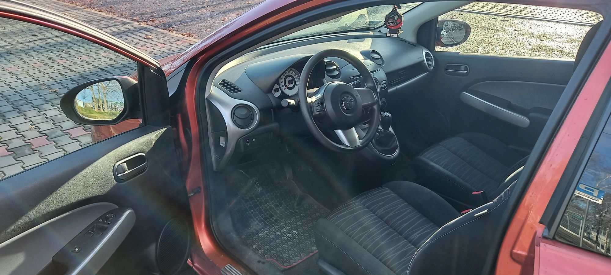 Mazda 2 1.3benz klimatyzacja alufelgi
