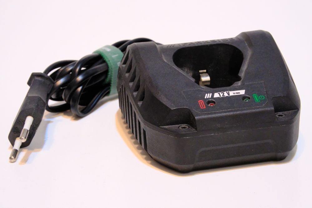 Ładowarka 12V Li-Ion – do wkrętarki lub narzędzi akumulatorowych