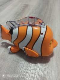 Продам игрушку интерактивная рыбка
