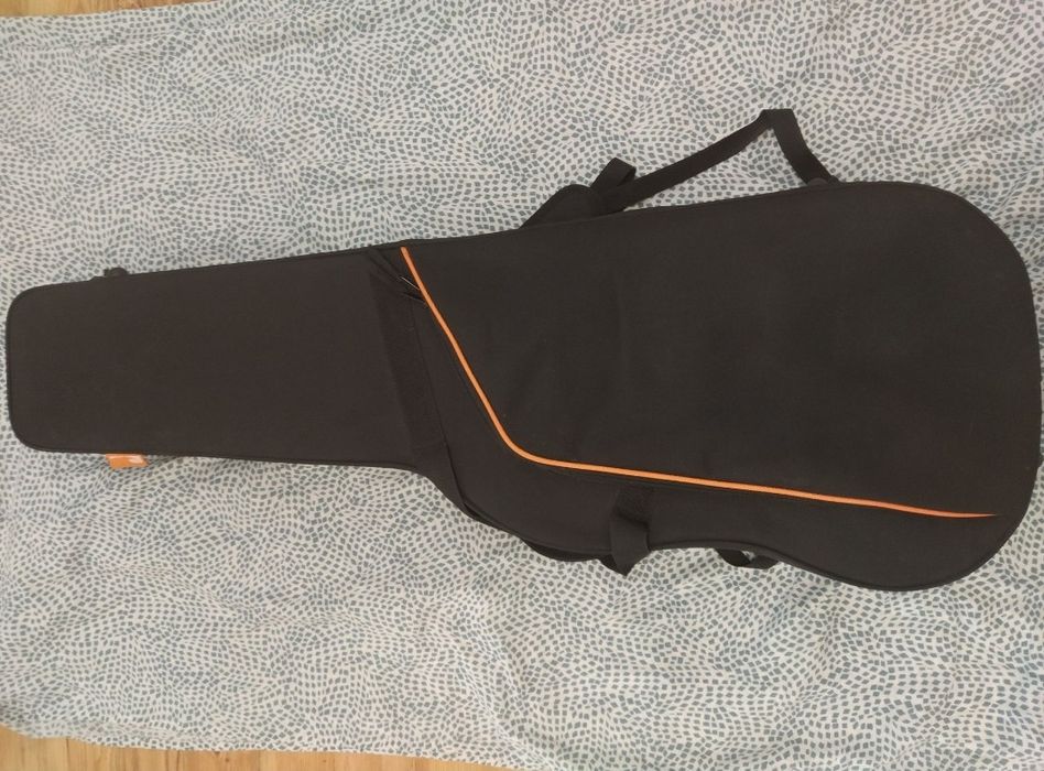 Guitarra Cort M200 com estojo e amplificador