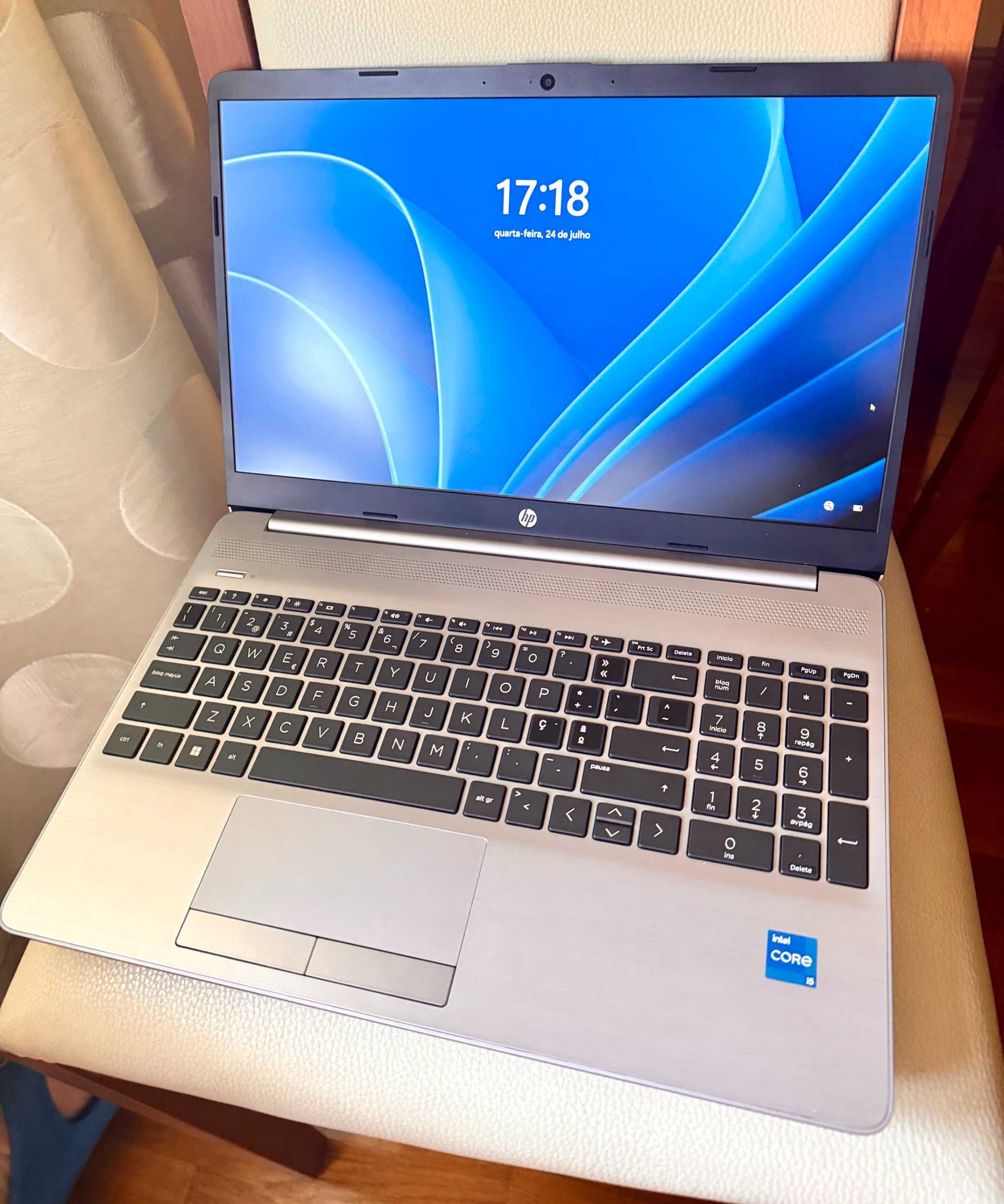HP 250 G9 c/Novo-Garantia-Ecran 15.6"FHD/i5-1235 c/10 Cores/16Gb/512Gb