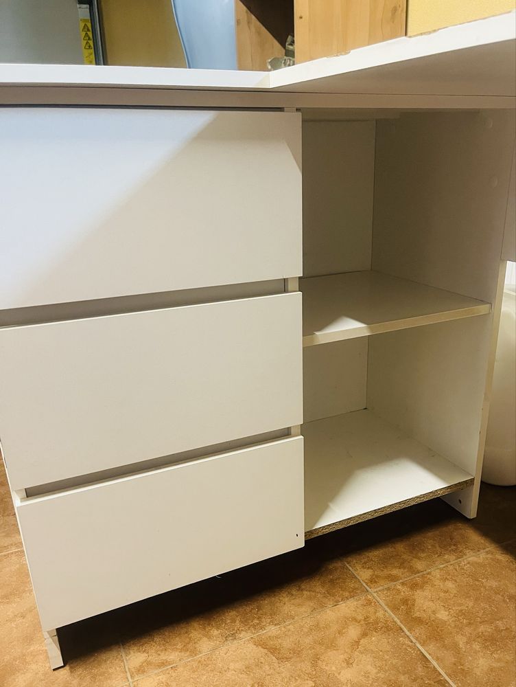 Białe biurko rogowe 125x85