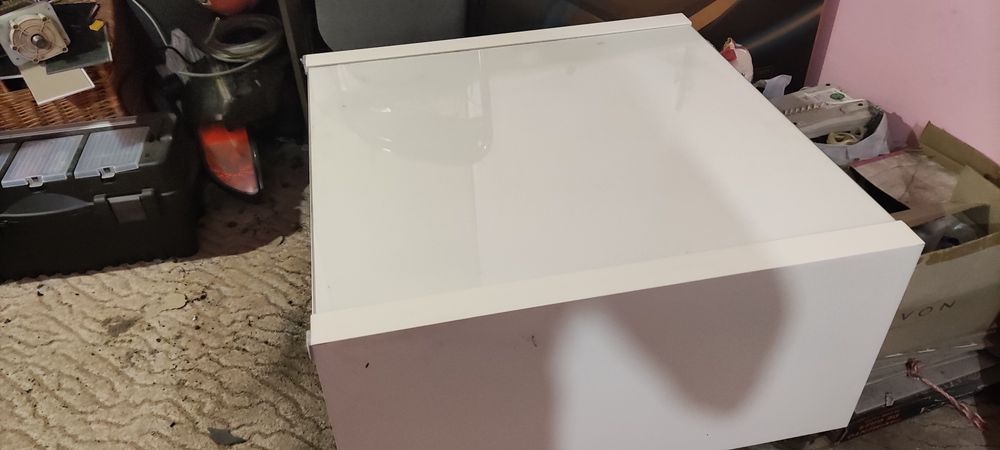 Sprzedam stolik na kółkach