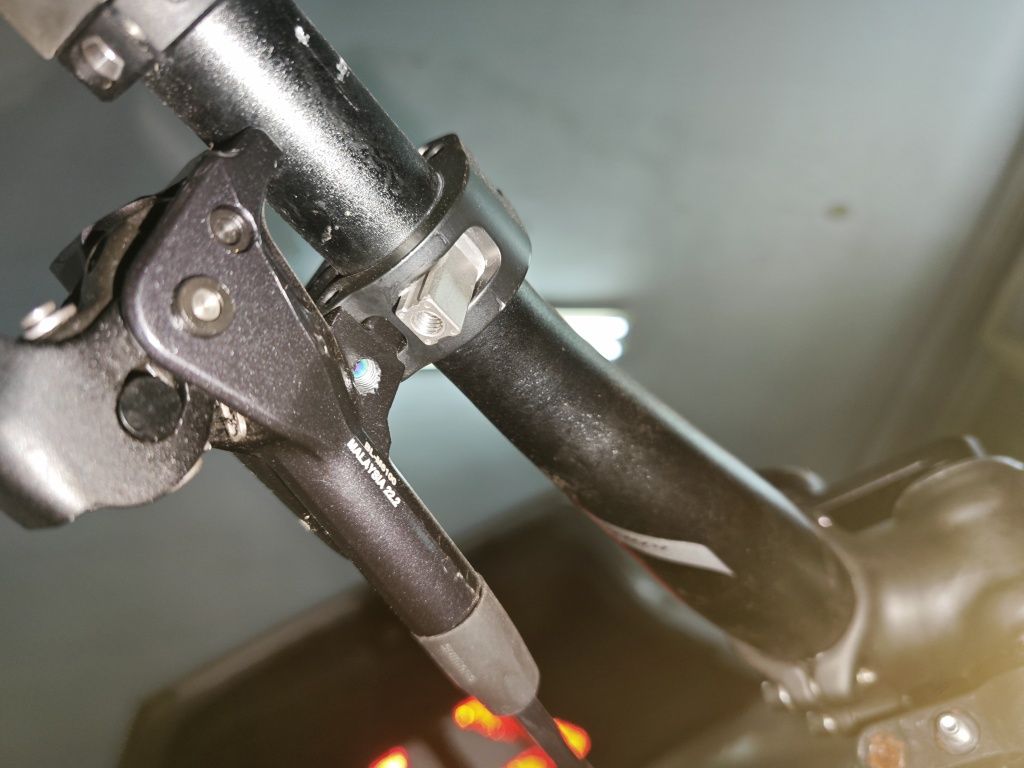 Manetka Shimano Deore SL-M5100 2rz.

I-Spec EV