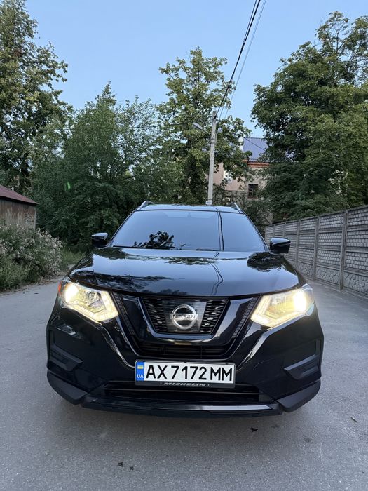 Продам автомобиль Nissan Rogue 2017 2.5 Газ