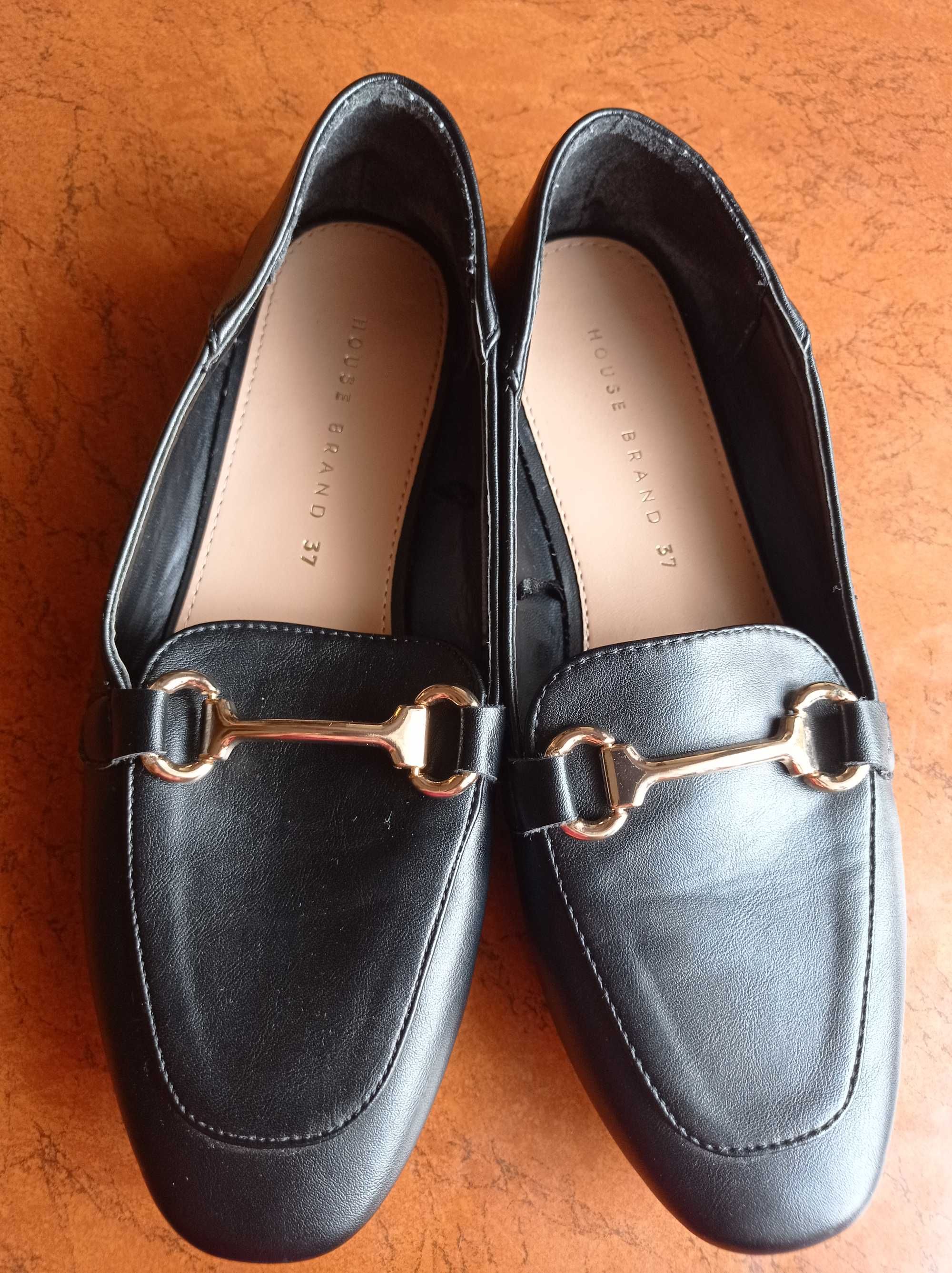 Dziewczęce buty na każdą okazję 37