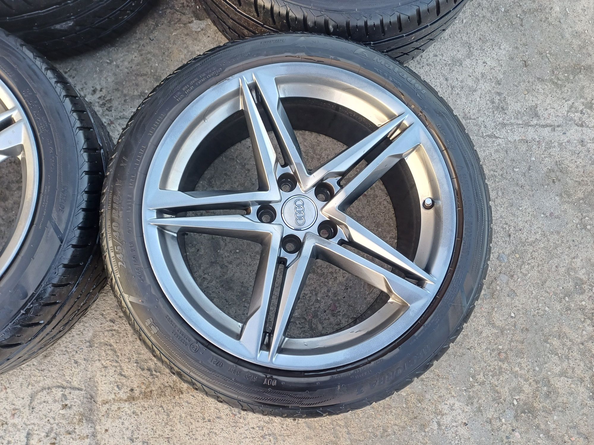 Felgi felga koła Audi A4 B8 B9 A5 18" 8,5 ET29 5x112