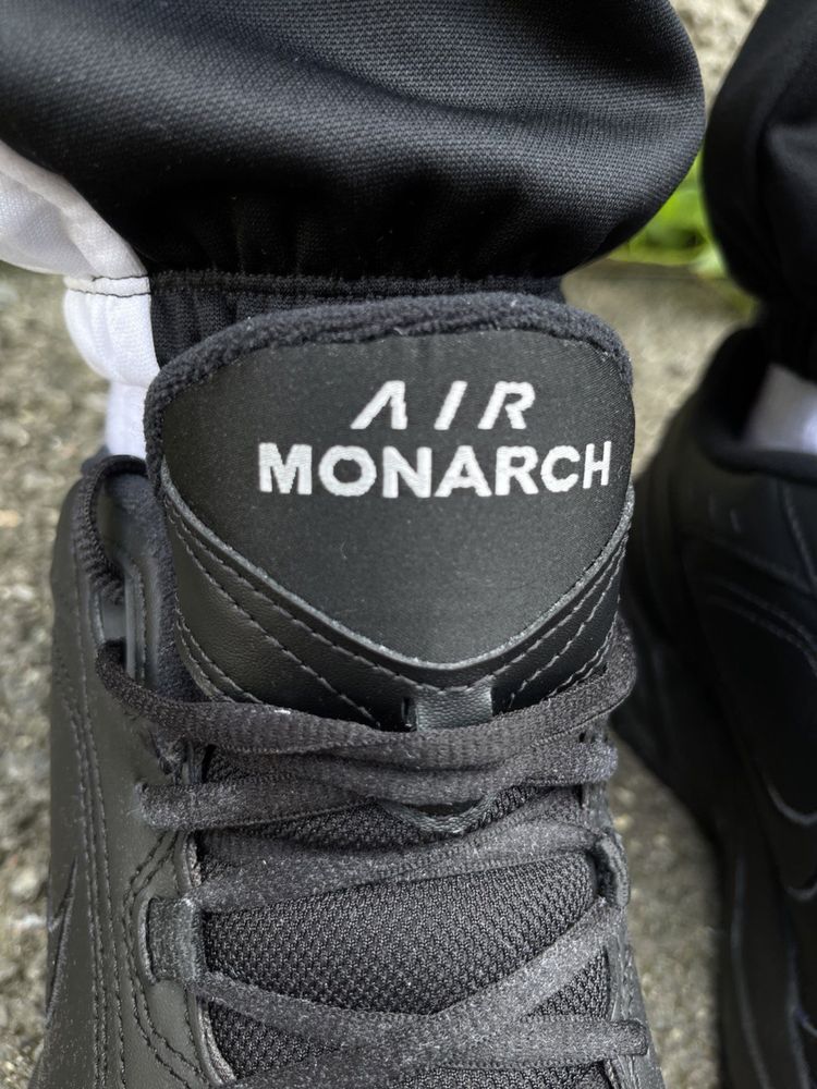 Чоловічі кросівки Nike Air Monarch IV