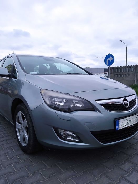 Opel Astra J 1.4 Turbo 140KM Kombi - Zadbany