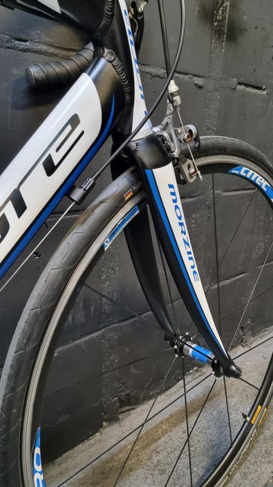 Rower szosowy Adore Morzine Shimano 105 Aluminium 59 cm Urban Bikes