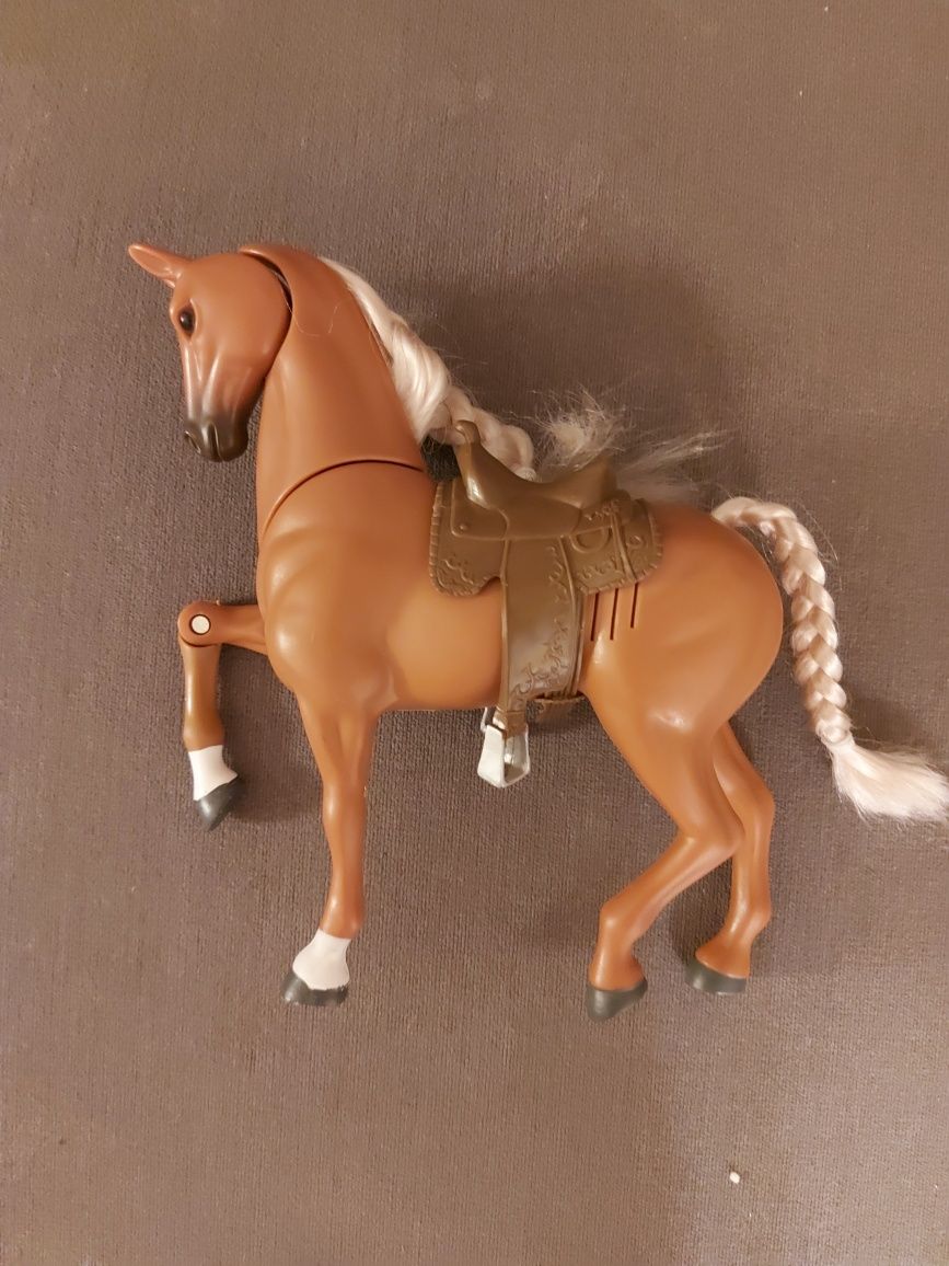 My Little ponny figurka kadens, koń  i gratis lalki