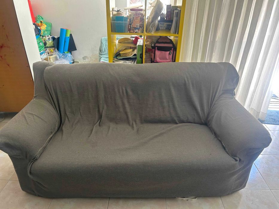 sofá em pele genuína, acompanha a capa da foto