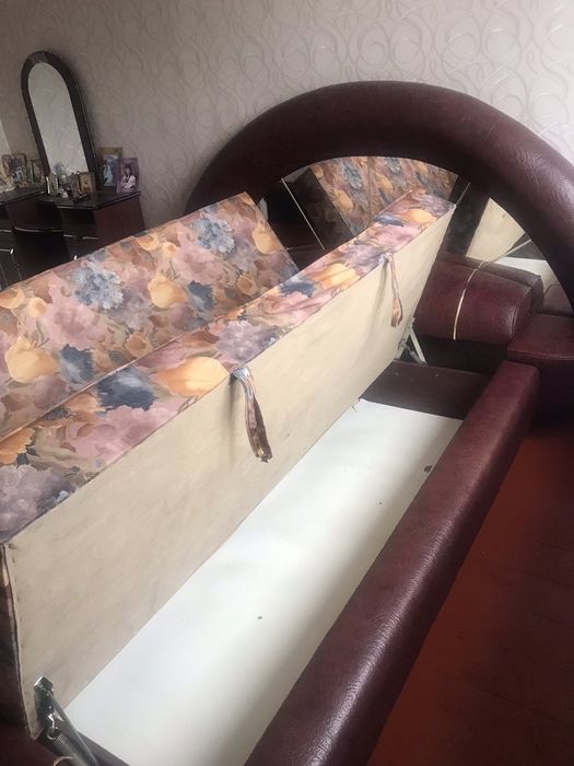 Двоспальне ліжко