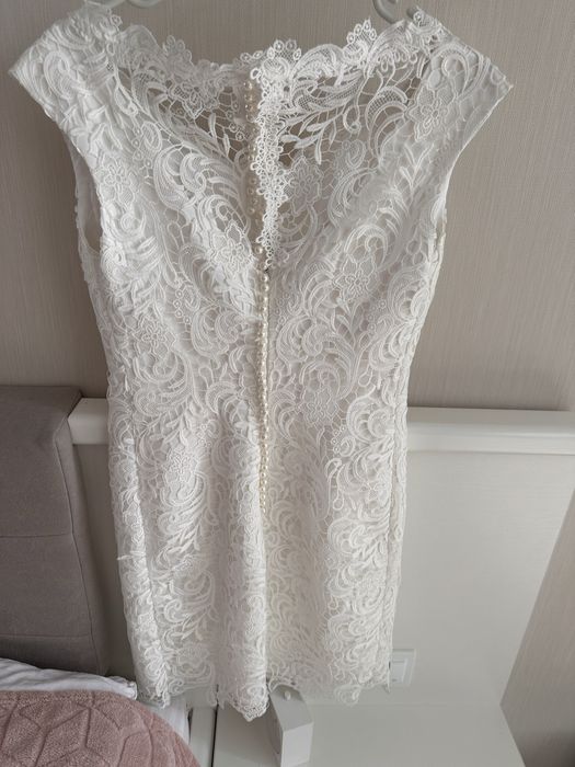 Весільна сукня.