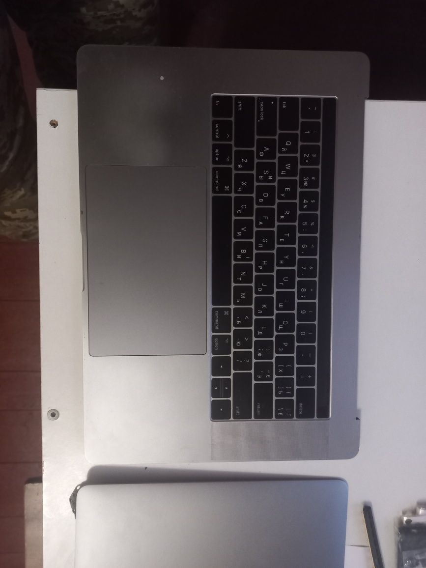 Продам mac book A1707