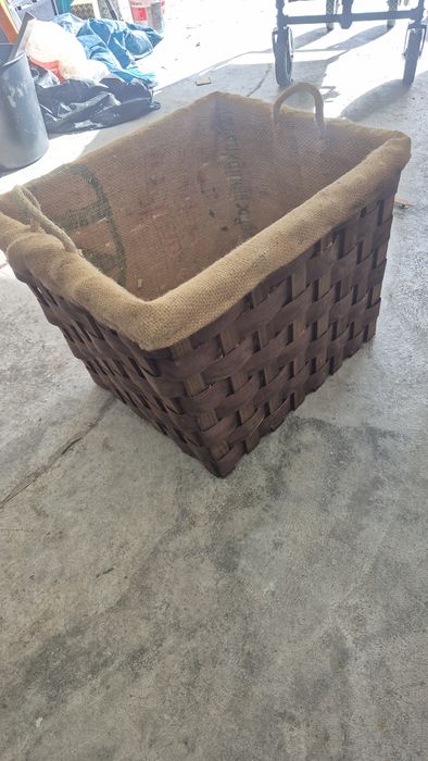 Cesto lenha + tenaz + proteção lareira