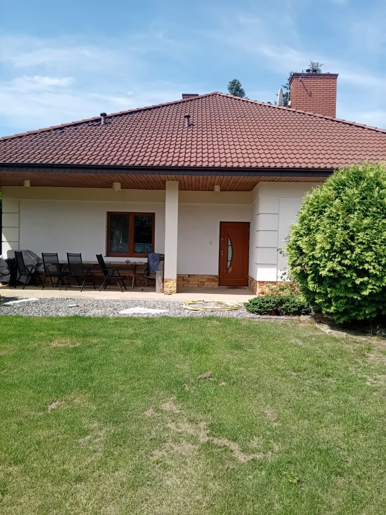 Dom jednorodzinny.  Skowronkowa.