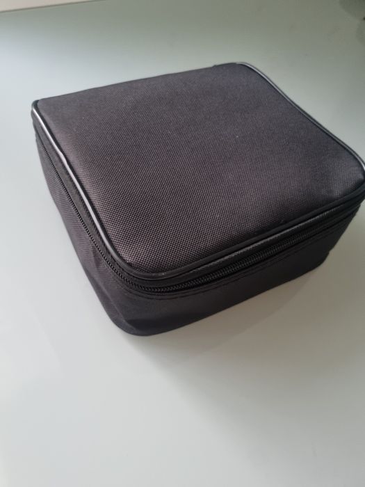 Cyfrowy miernik rezystancji izolacji.