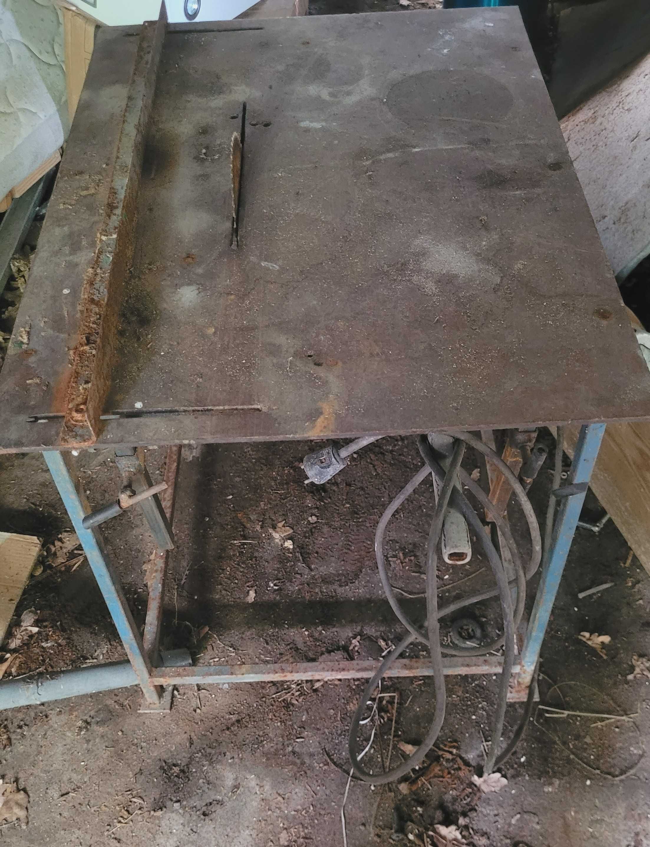 Piła stołowa / krajzega . 1,1 KW regulowany blat