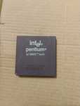 Procesor MMX 166 MHz.