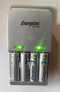 Carregador de Pilhas AA + AAA Energizer