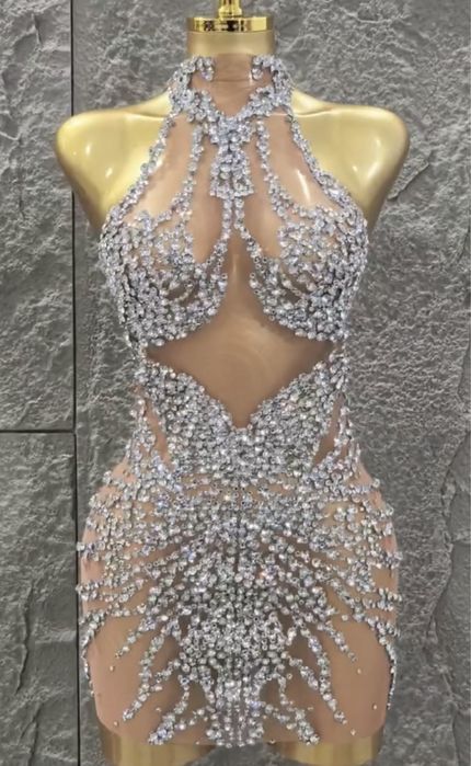 Продаж суконь для фотосесій та вечірні сукні