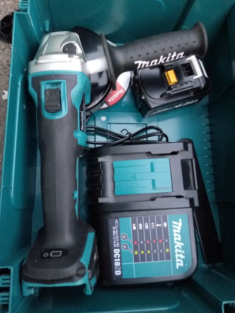 Аккумуляторная болгарка Makita, 125, оригинал + зарядное + кейс