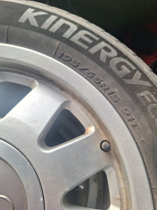 Продам Автошини 195/65 R15 з титановими дисками в Комплекті