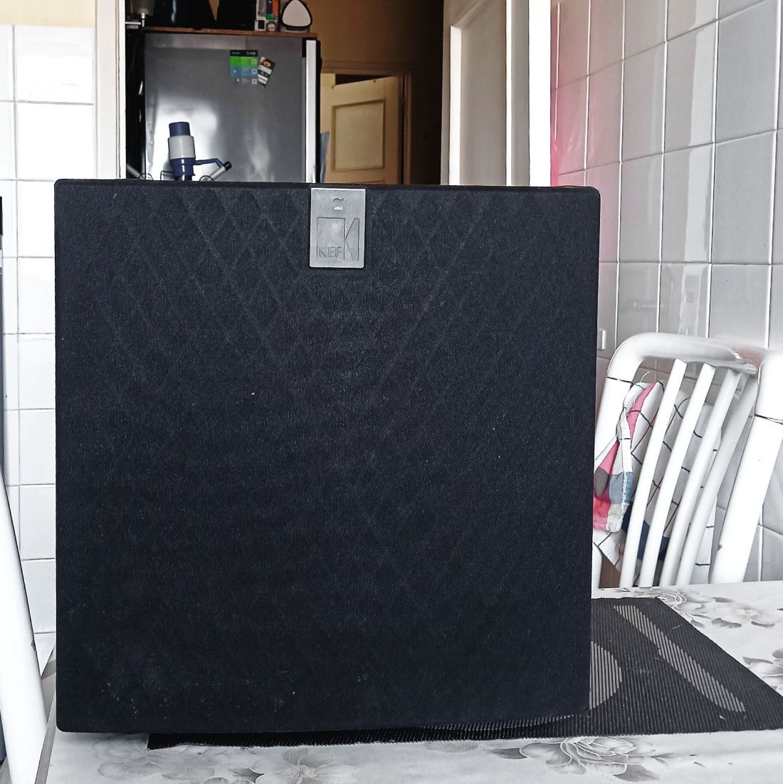 KEF 12' subwoofer ativo. model B30