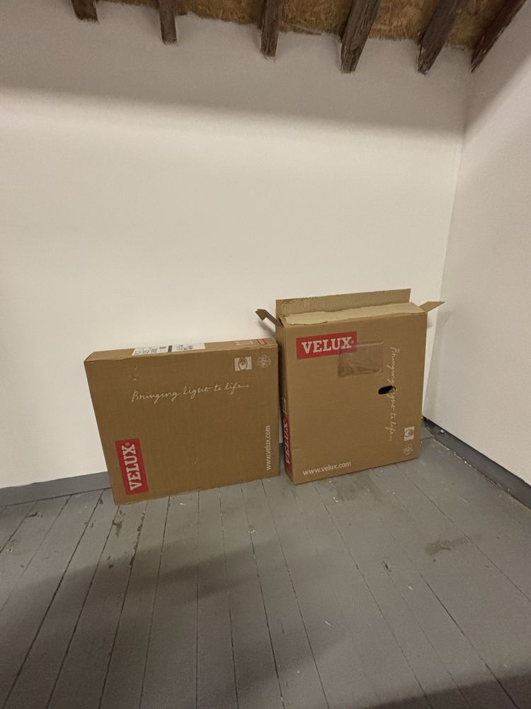 2 Claraboias Velux novas na caixa