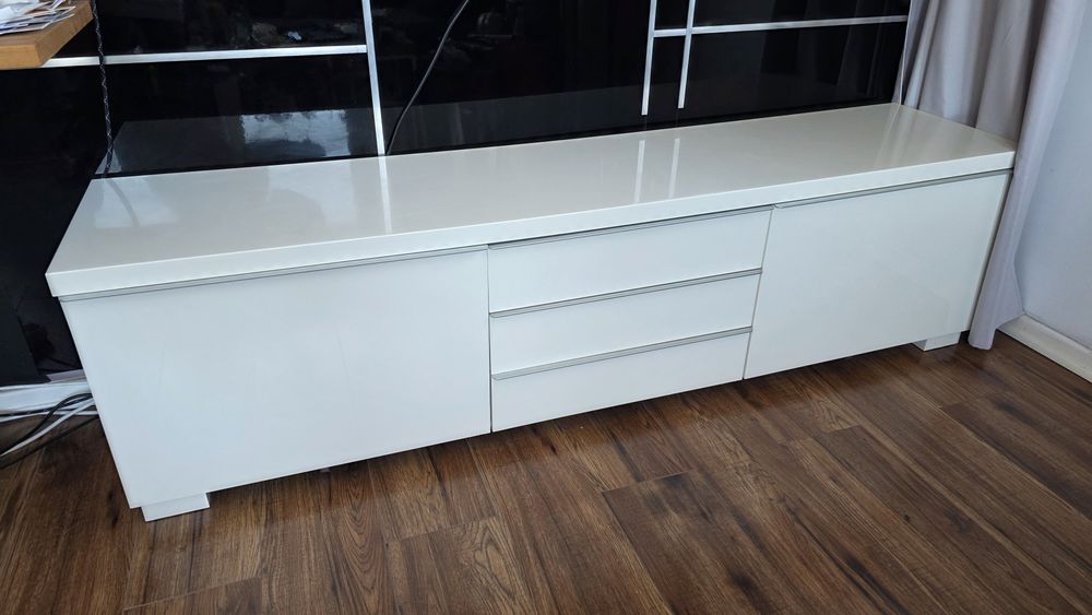 Besta burs Szafka pod TV, biały połysk