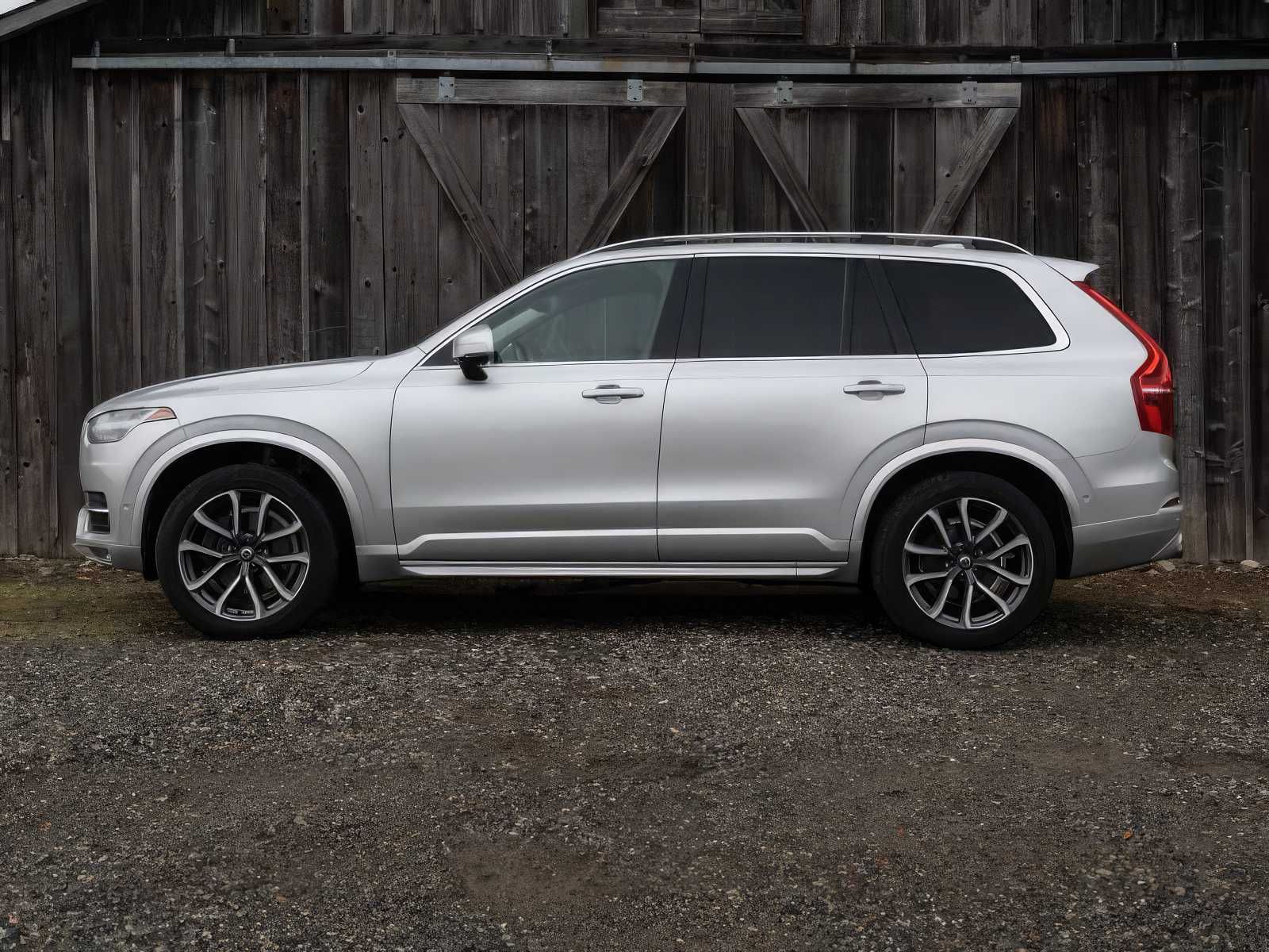 2018 Volvo XC90 T5 Momentum