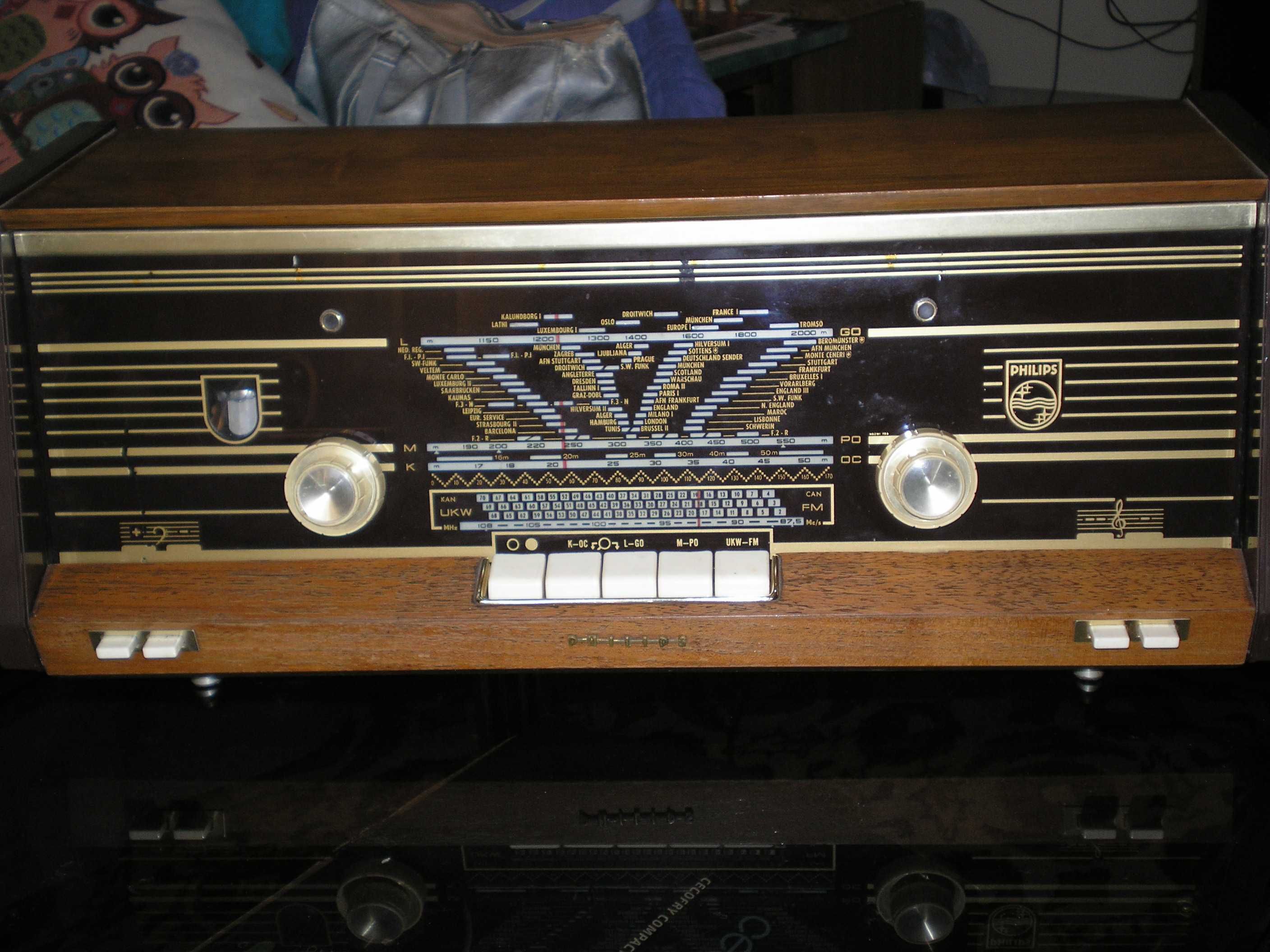 Rádio Philips B4x23A/74