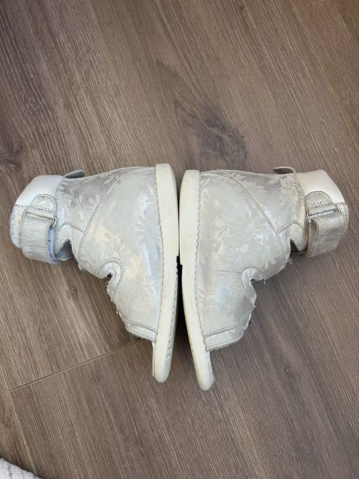 Високі ортопедичні сандалі Ortofina, 25p