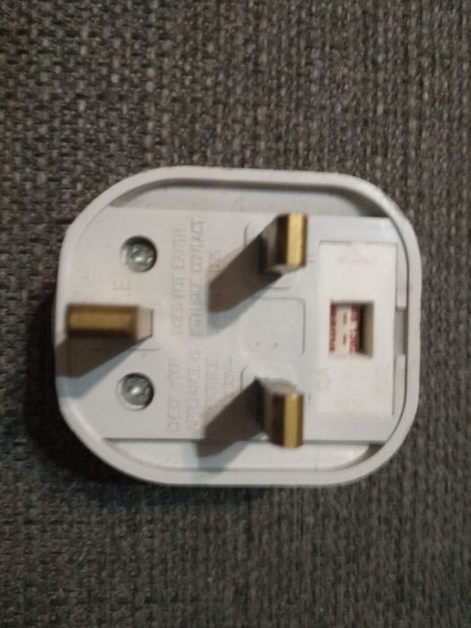 Adaptador de Eletricidade Europa Reino Unido / UK Plug Adaptor