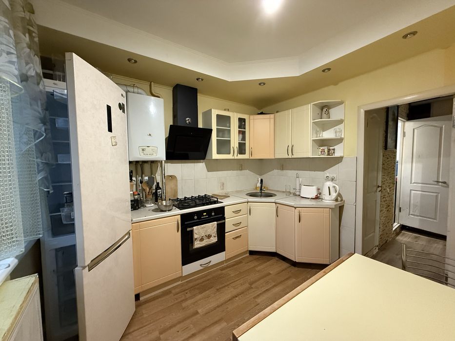 Продаж 2-кімнатної квартири в районі Ковалівки