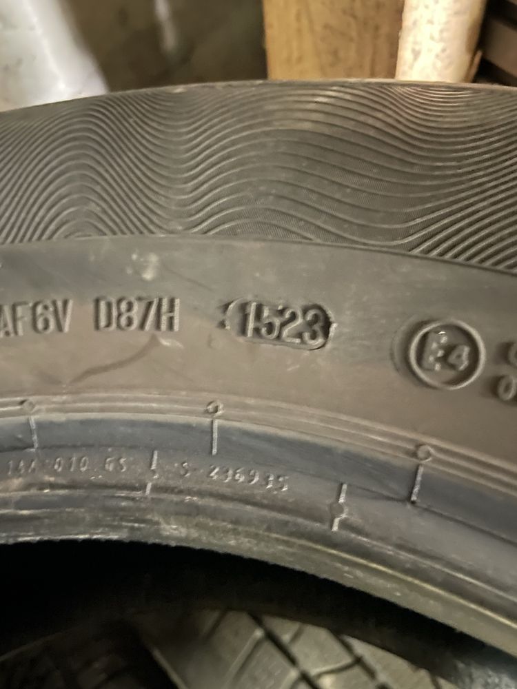 666 215 65 R16 комплект летних шин continental