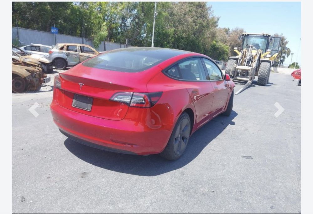 Продам в дорозі Tesla Model 3