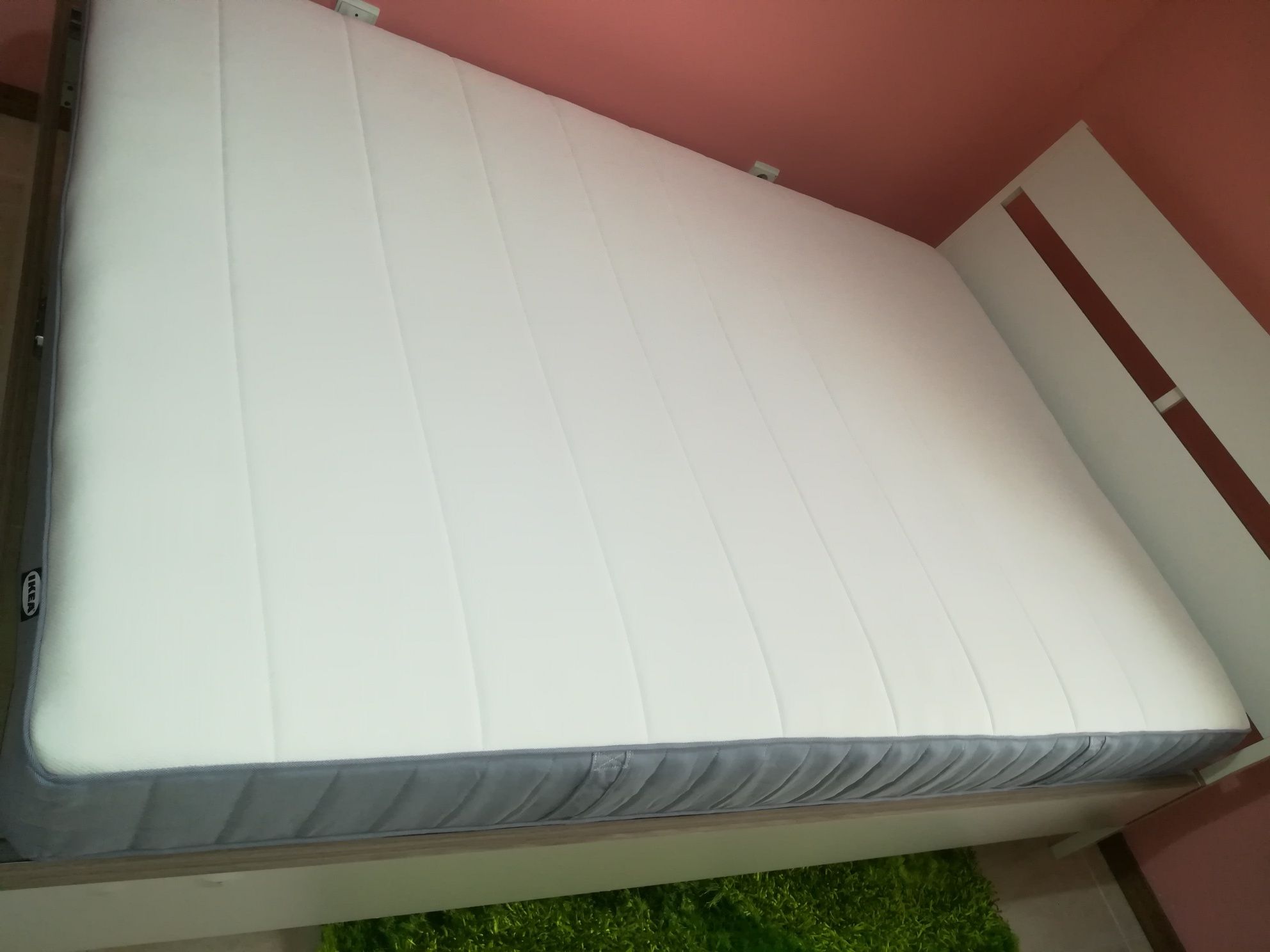 Vendo colchão de casal com alguma urgência para desocupar o espaço