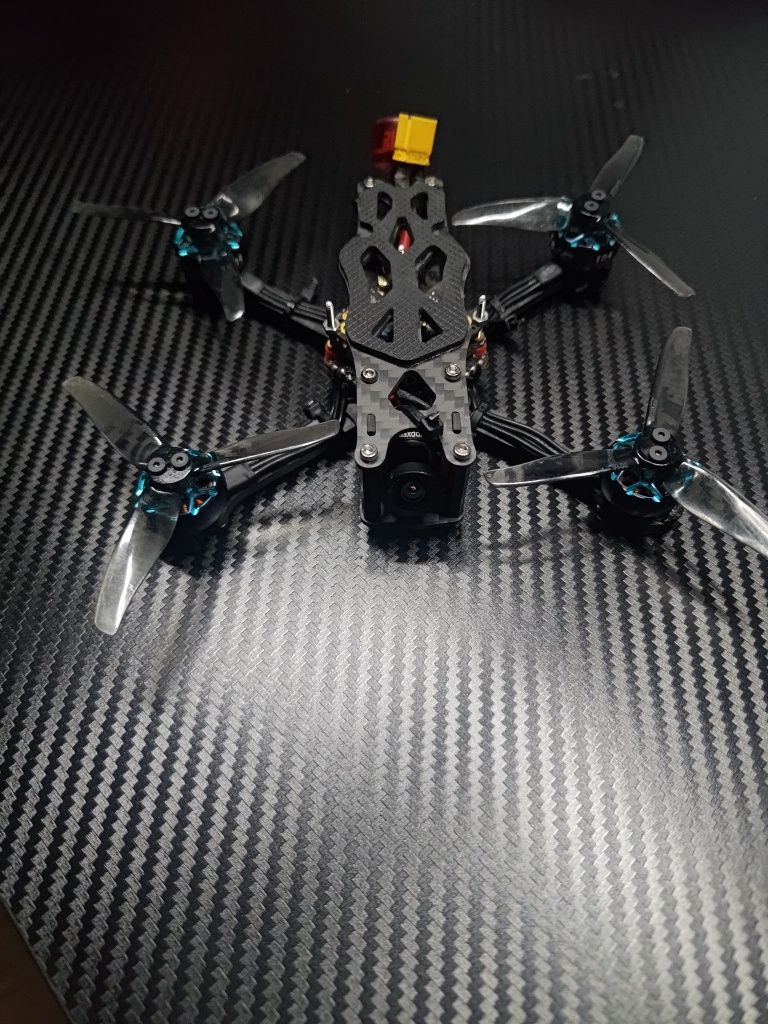 Dron fpv 3" vist