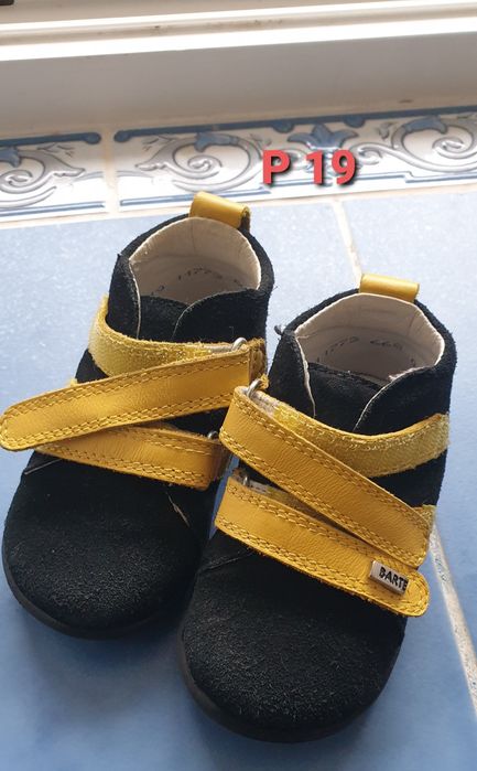 Продам дитяче шкіряне взуття