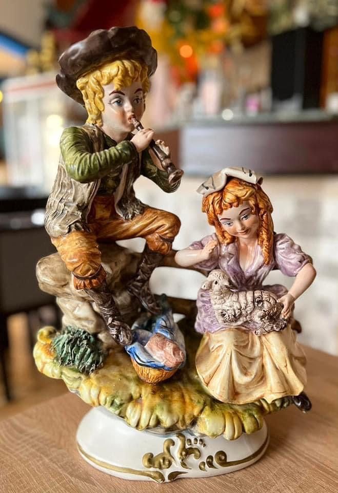 Duża figura Capodimonte pary