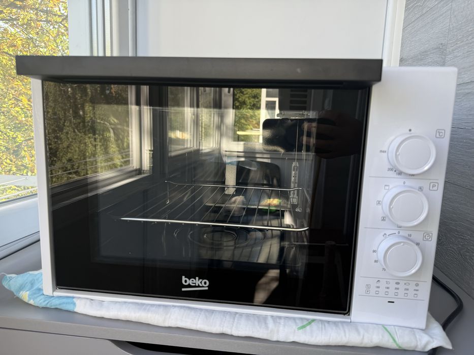 Електродуховка/ електро піч Beko BMF30W