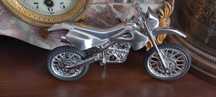 Super metalowy motor krosowy zapalniczka.