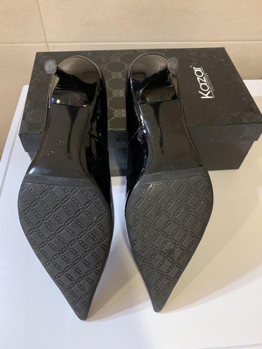 Buty / szpilki skórzane lakierowane Kazar 39