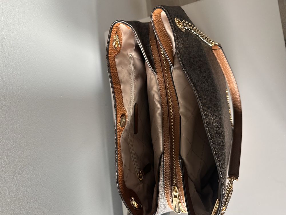 Mala Michael Kors