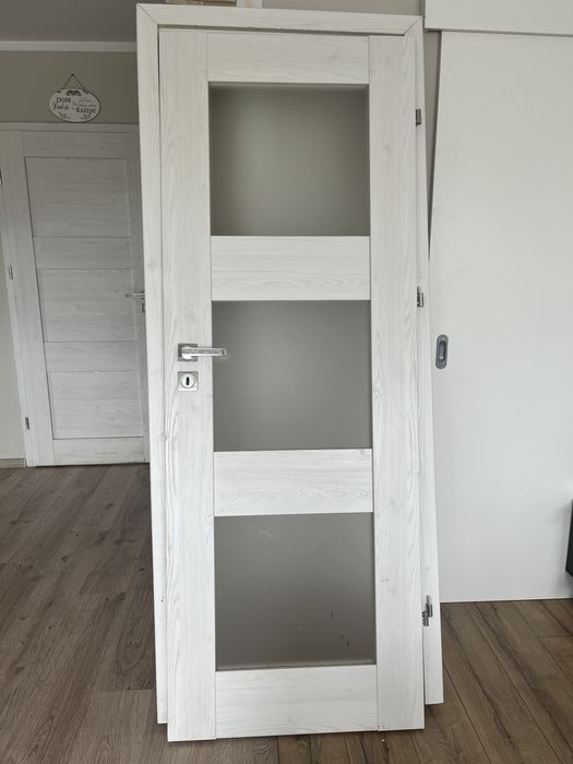 Drzwi 70 P z ościeżnicą