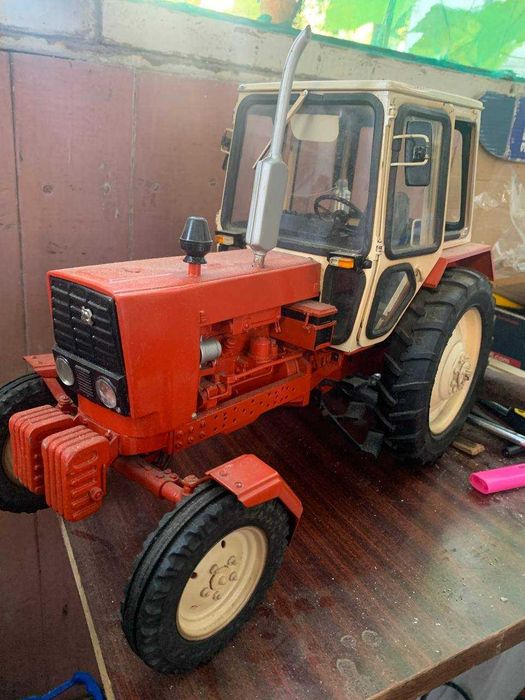 Коллекционная модель трактора ЮМЗ-6А маштабная, металл