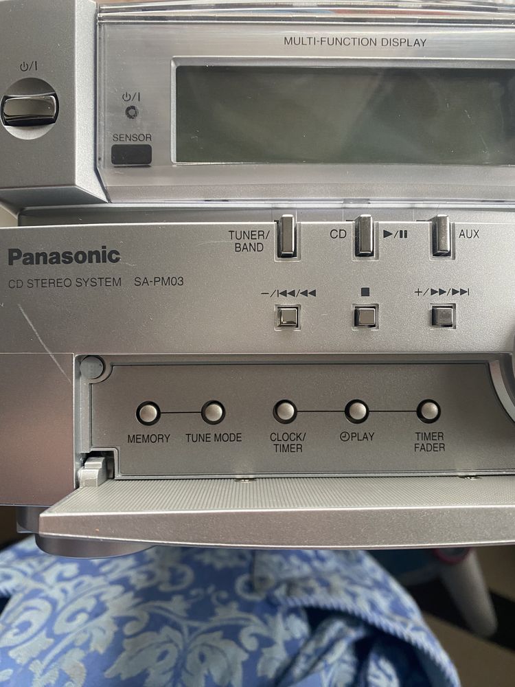 Дисковый  радио музыкальный центр Panasonic